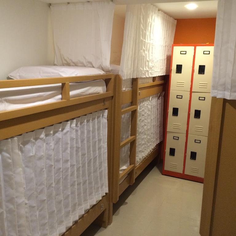 Stone House Hotel Pasay Room photo
