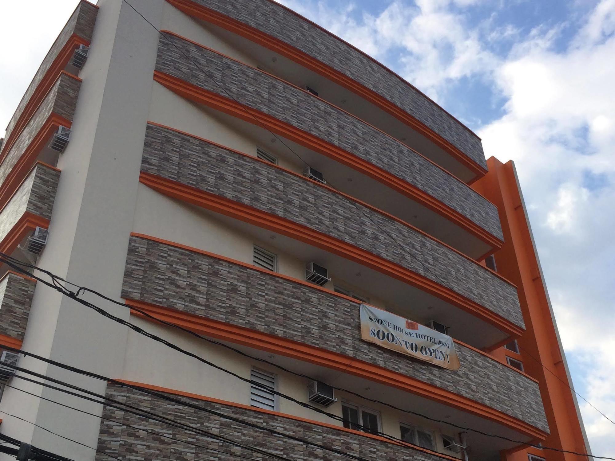 Stone House Hotel Pasay Exterior photo